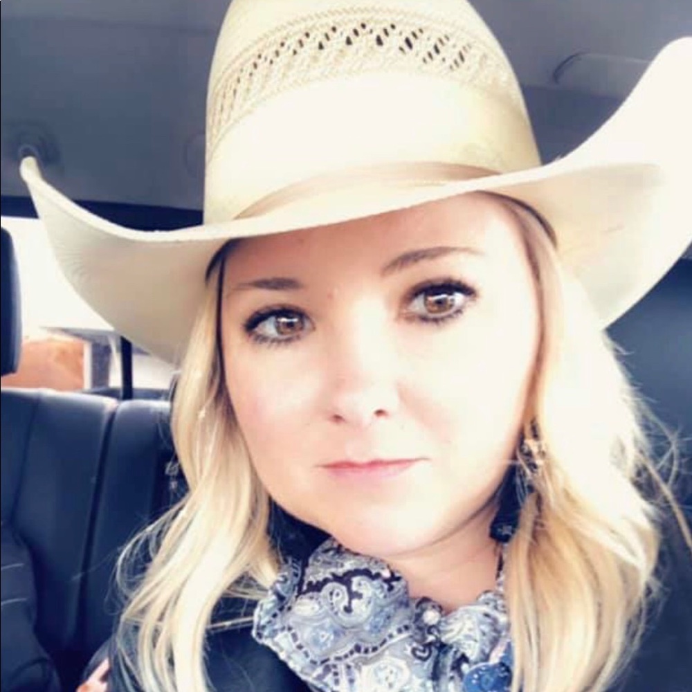 Meet your Posher, Kari